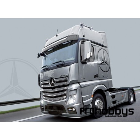 Camión MB Actros MP4 GigaSpace. Escala 1:24 Italeri 3905